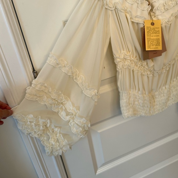 NWT Babylon Collection Italia off the shoulder ruffle top Size 44 in cream - Picture 8 of 8